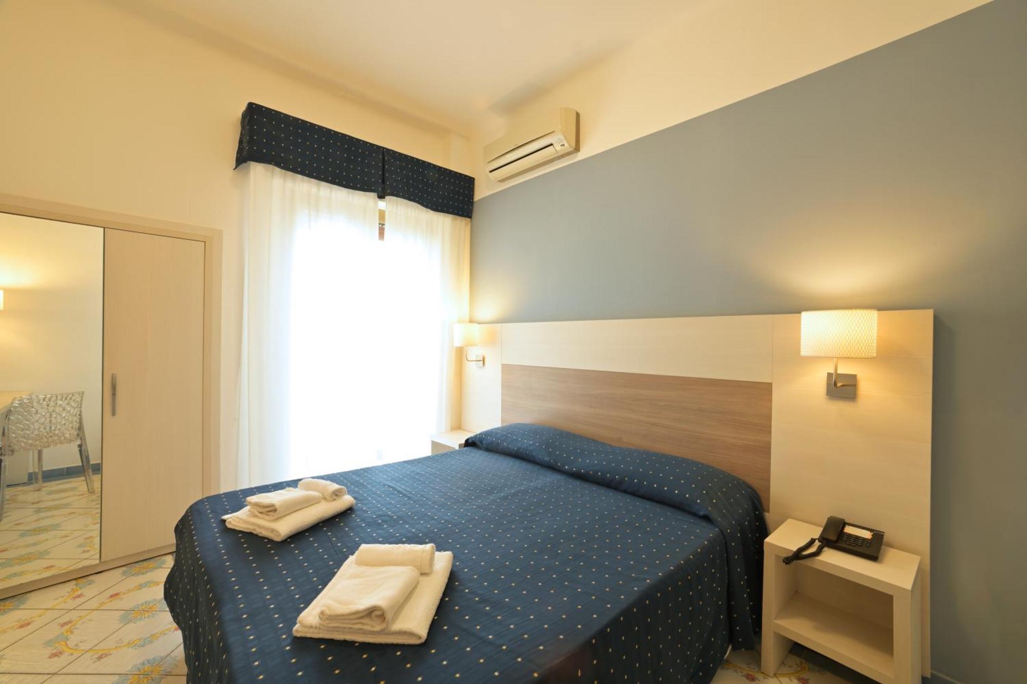 Hotel Delfino Лаїгуелья Екстер'єр фото