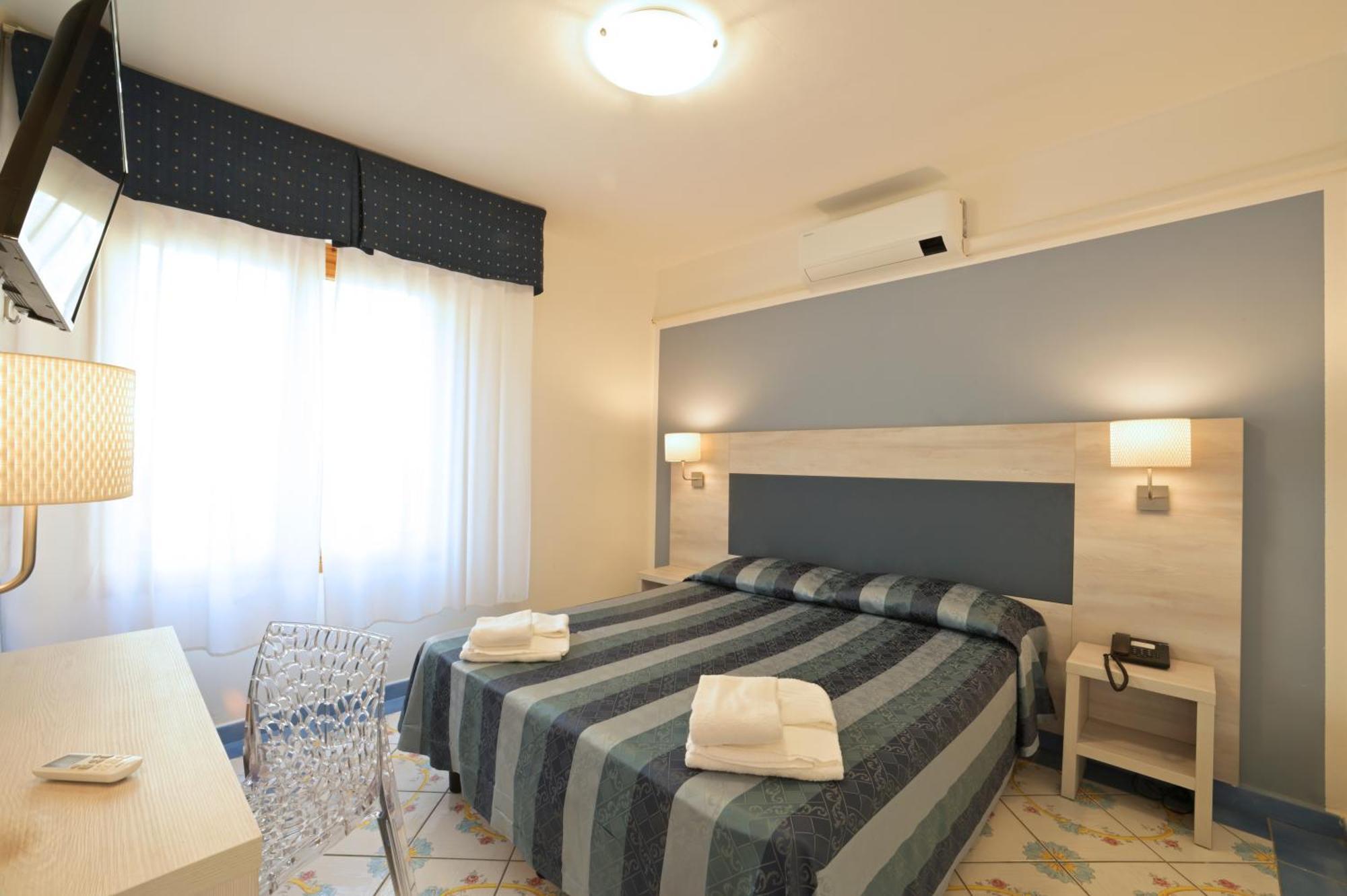 Hotel Delfino Лаїгуелья Екстер'єр фото