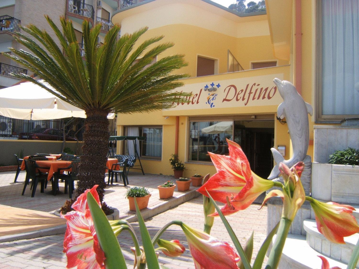 Hotel Delfino Лаїгуелья Екстер'єр фото